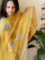 Yellow Printed Bandhej Organza dupatta with Scalloped Border