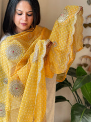 Yellow Printed Bandhej Organza dupatta with Scalloped Border