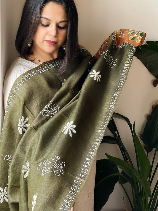 Mehendi Green Handpainted Dupatta with Kantha Hand Embroidery in Pure Silk