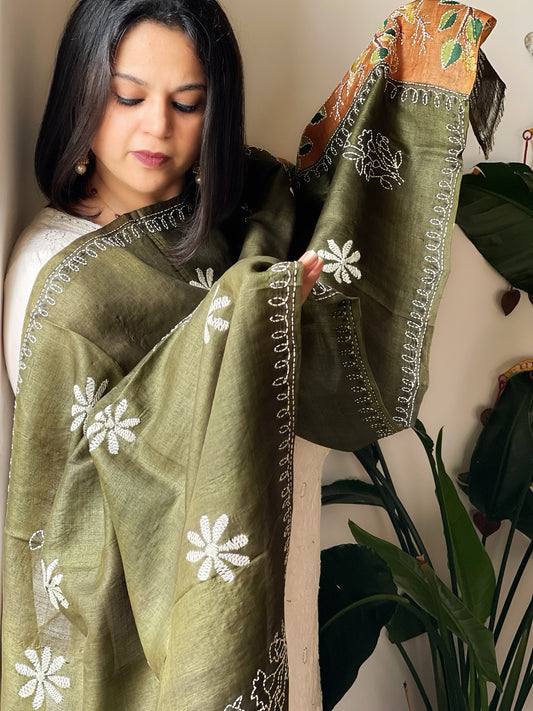 Mehendi Green Handpainted Dupatta with Kantha Hand Embroidery in Pure Silk