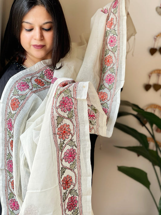 Off-white Handmade Kantha Dupatta in Cotton