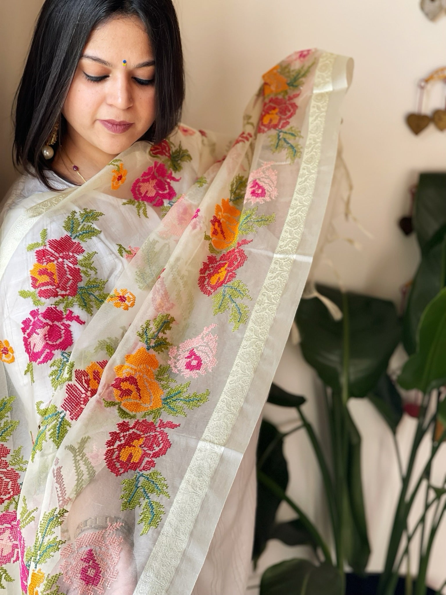 Off-white Organza Dupatta with cross-stitch embroidery