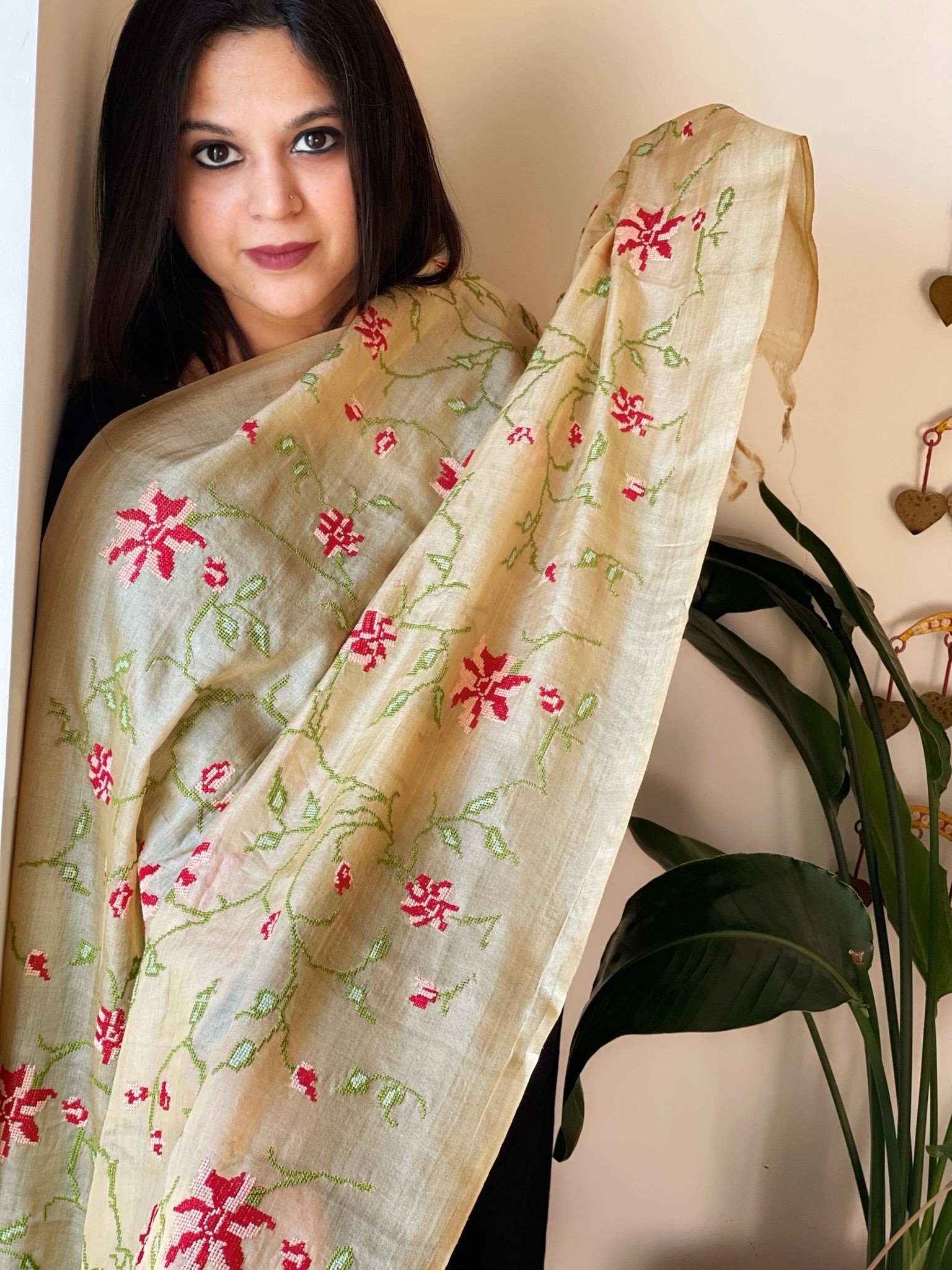 Tussar Silk Dupatta with thread embroidery