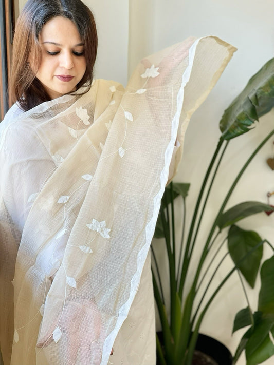 Beige Applique handwork Dupatta in Kota Cotton - Masakalee