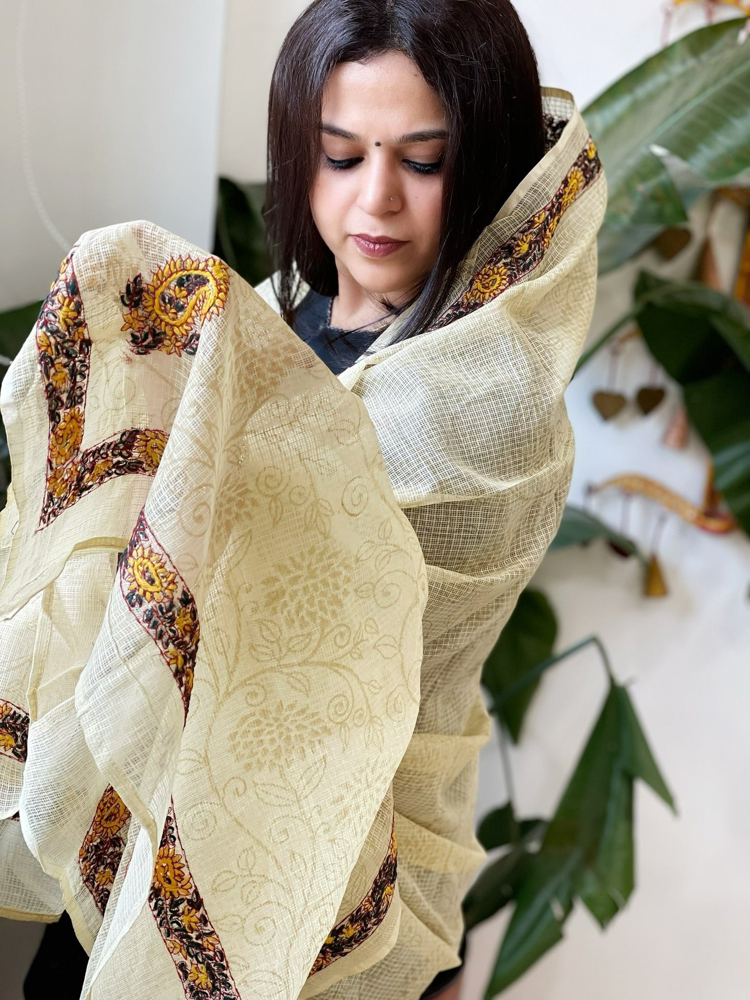 Beige Kota Cotton Dupatta with Kantha Hand Embroidery - Masakalee