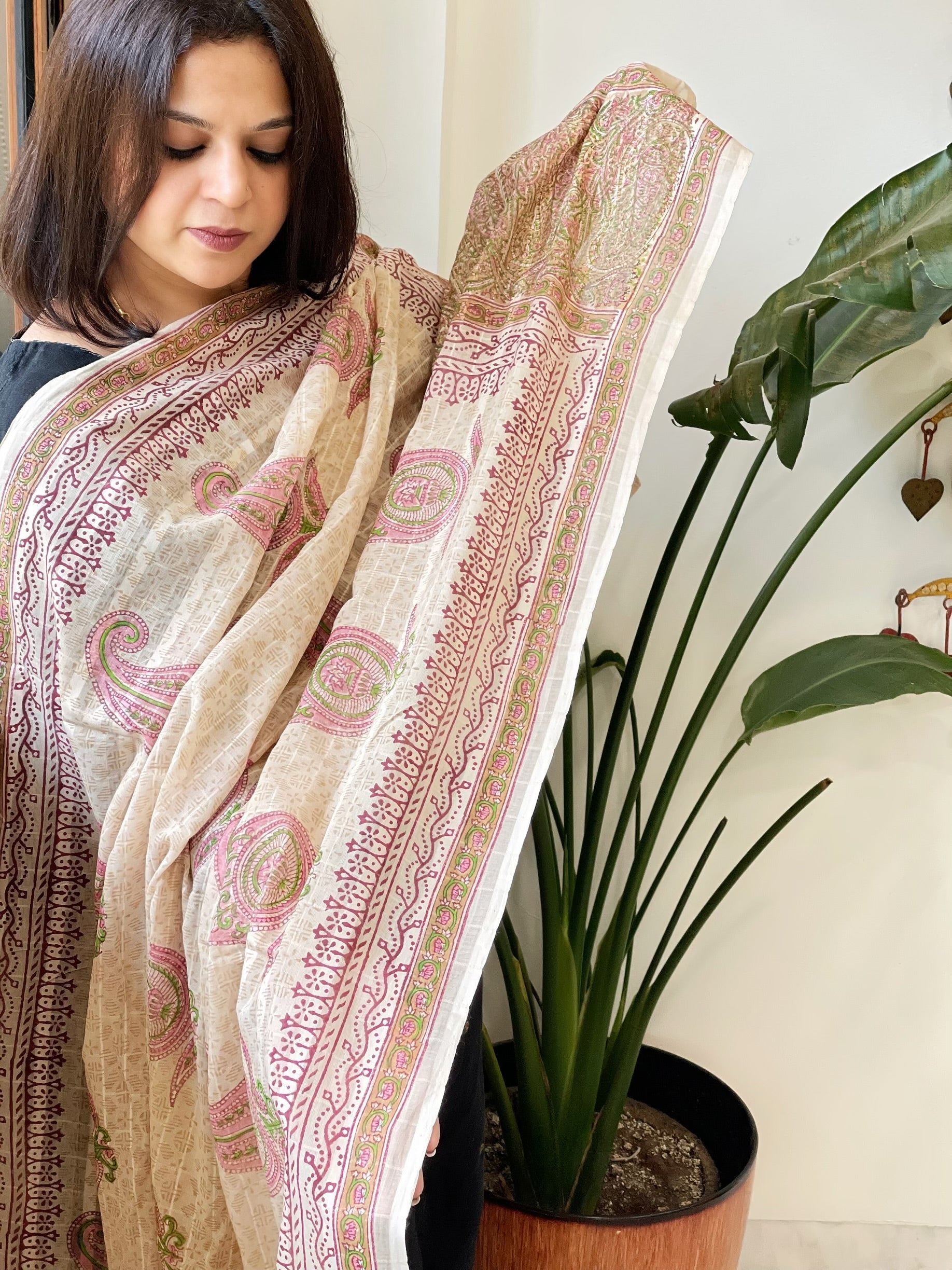 Beige Mul Cotton Handblock Printed Dupatta - Masakalee