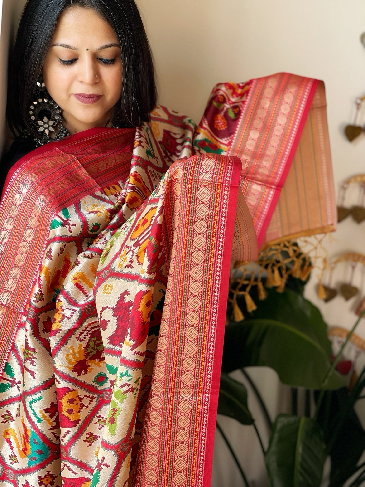 Beige Printed Patola Dupatta in Fine Art Silk - Masakalee