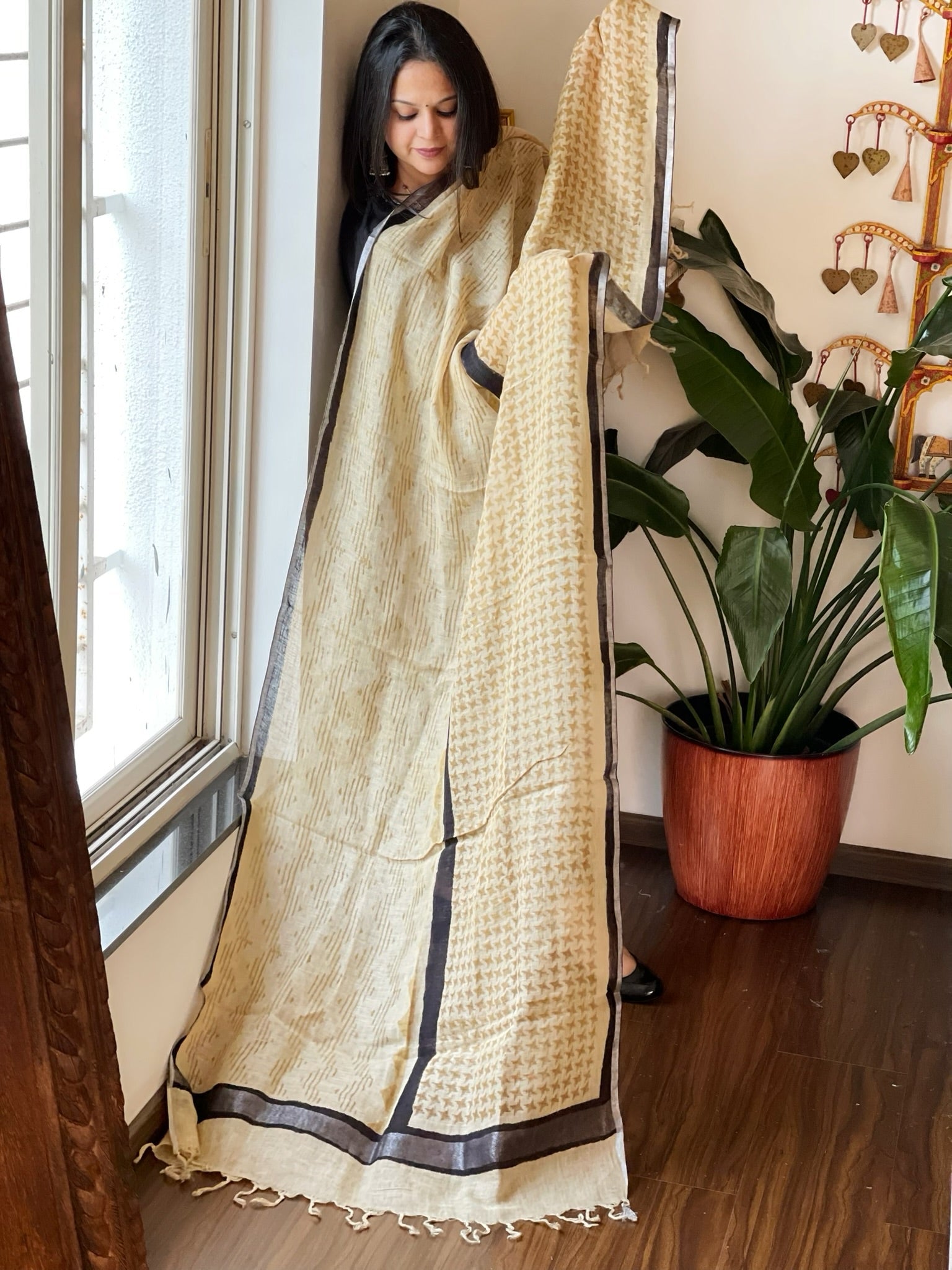 Beige Pure Linen Handblock Printed Dupatta - Masakalee
