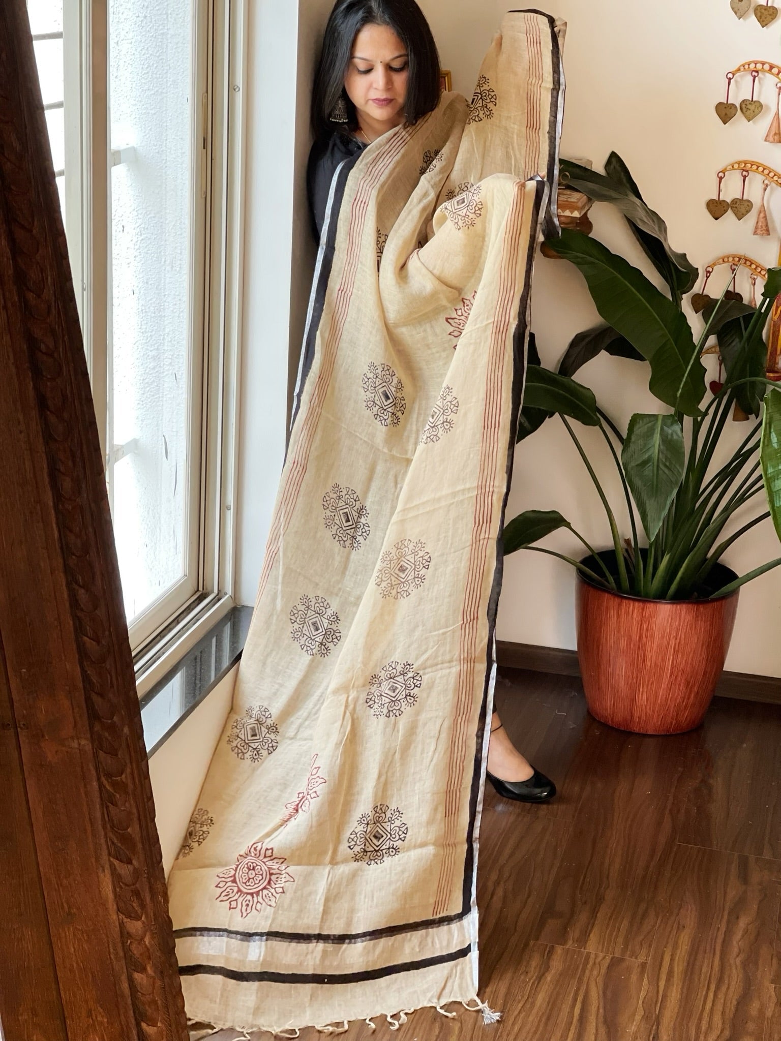 Beige Pure Linen Handblock Printed Dupatta - Masakalee