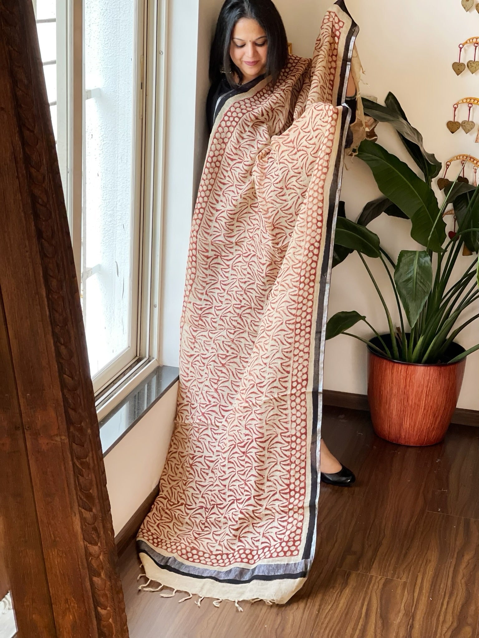 Beige Pure Linen Handblock Printed Dupatta - Masakalee