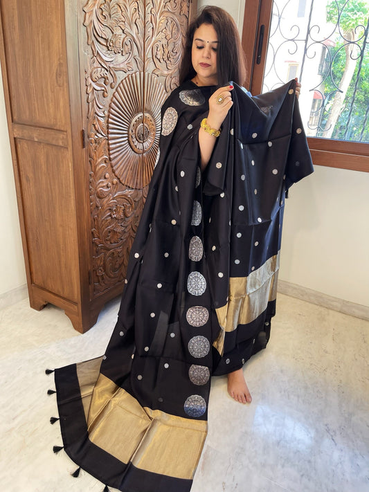Black Designer Banarasi Suit Set in Pure Silk - Masakalee