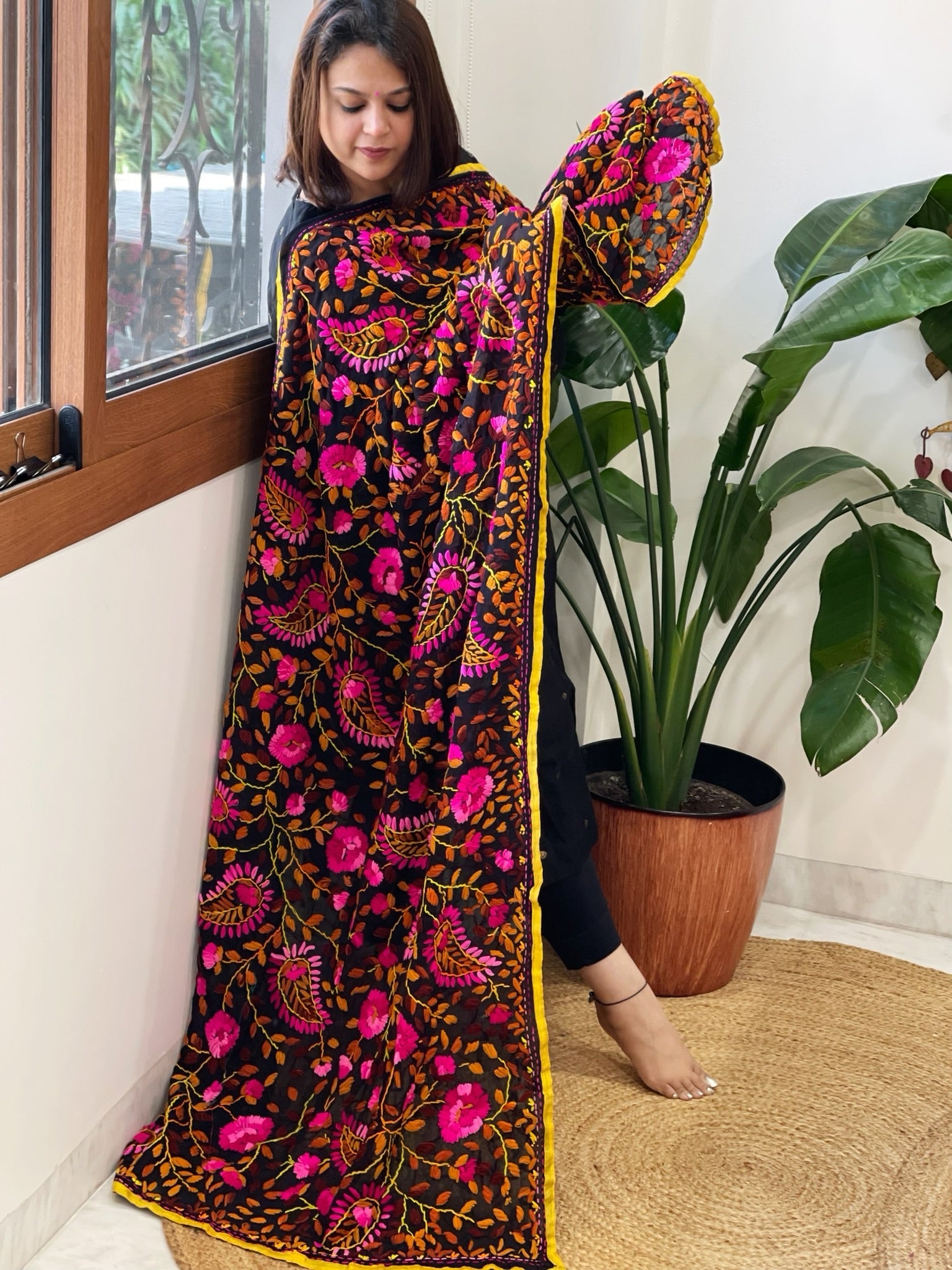 Black Georgette dupatta with Woolen Thread Handwork - Masakalee