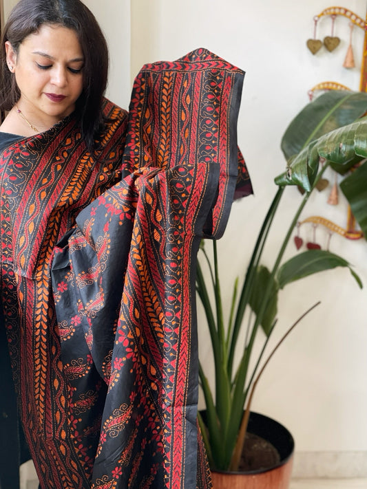 Black Handmade Nakshi Kantha Dupatta in Pure Silk - Masakalee