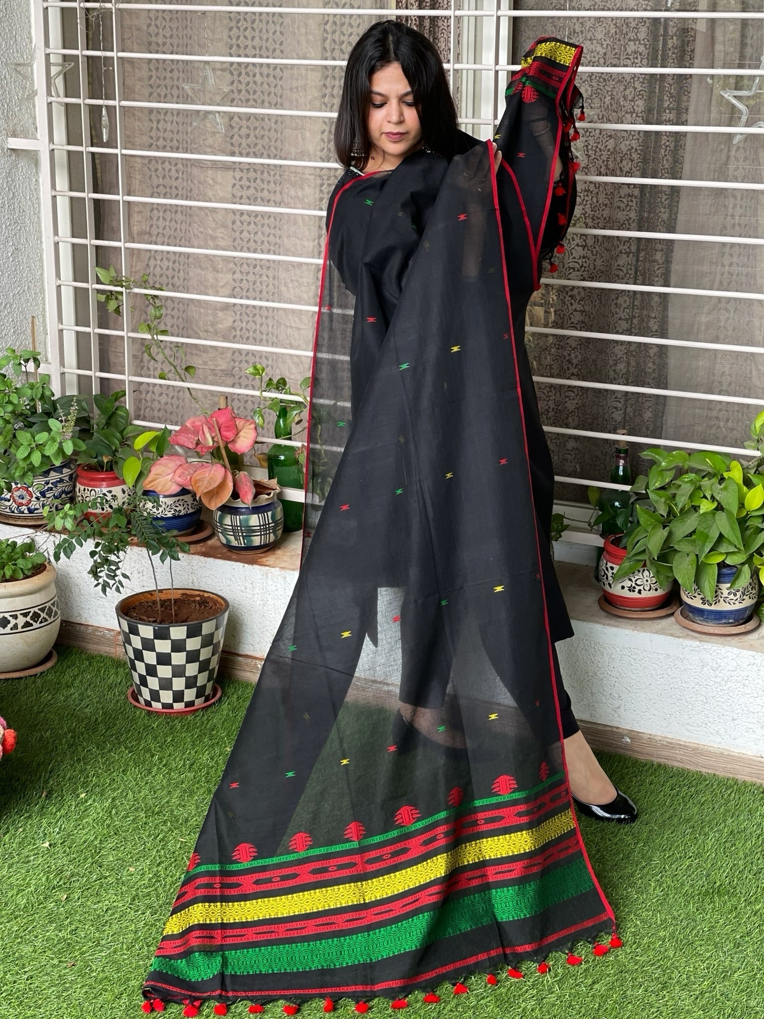 Black Handwoven Bhujodi Dupatta in Chanderi Cotton - Masakalee