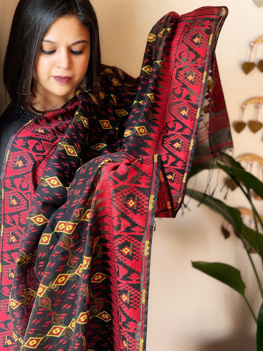 Black Handwoven Jamdani Dupatta in Pure Muslin - Chanderi - Masakalee