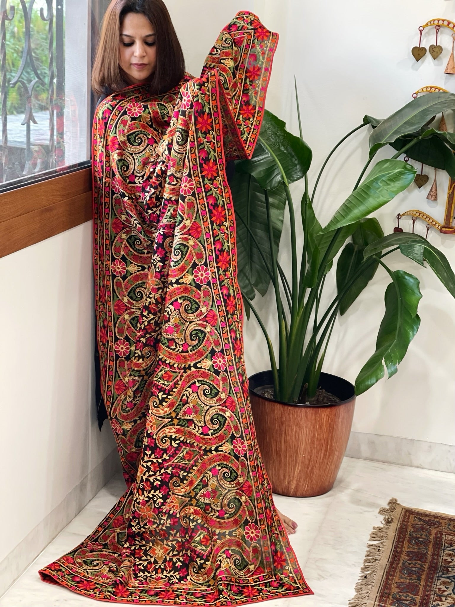 Black Kashmiri Aari Embroidery dupatta in Georgette - Masakalee