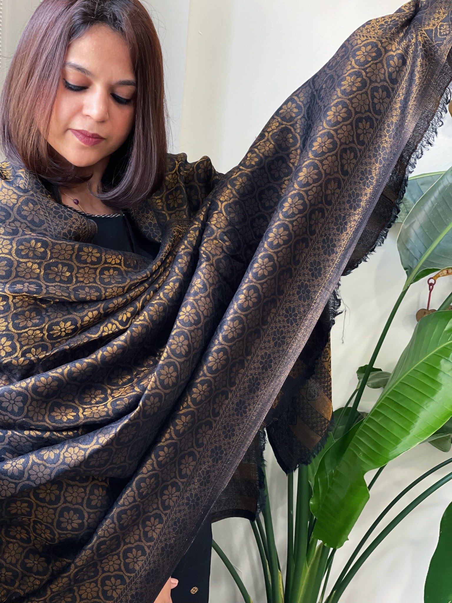Black Pashmina Shawl with Zari - Masakalee