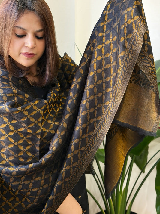 Black Pashmina Stole with Zari - Masakalee