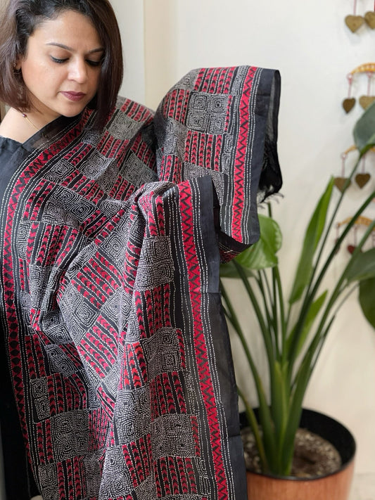 Black, Red Handmade Kantha Dupatta in Silk - Masakalee