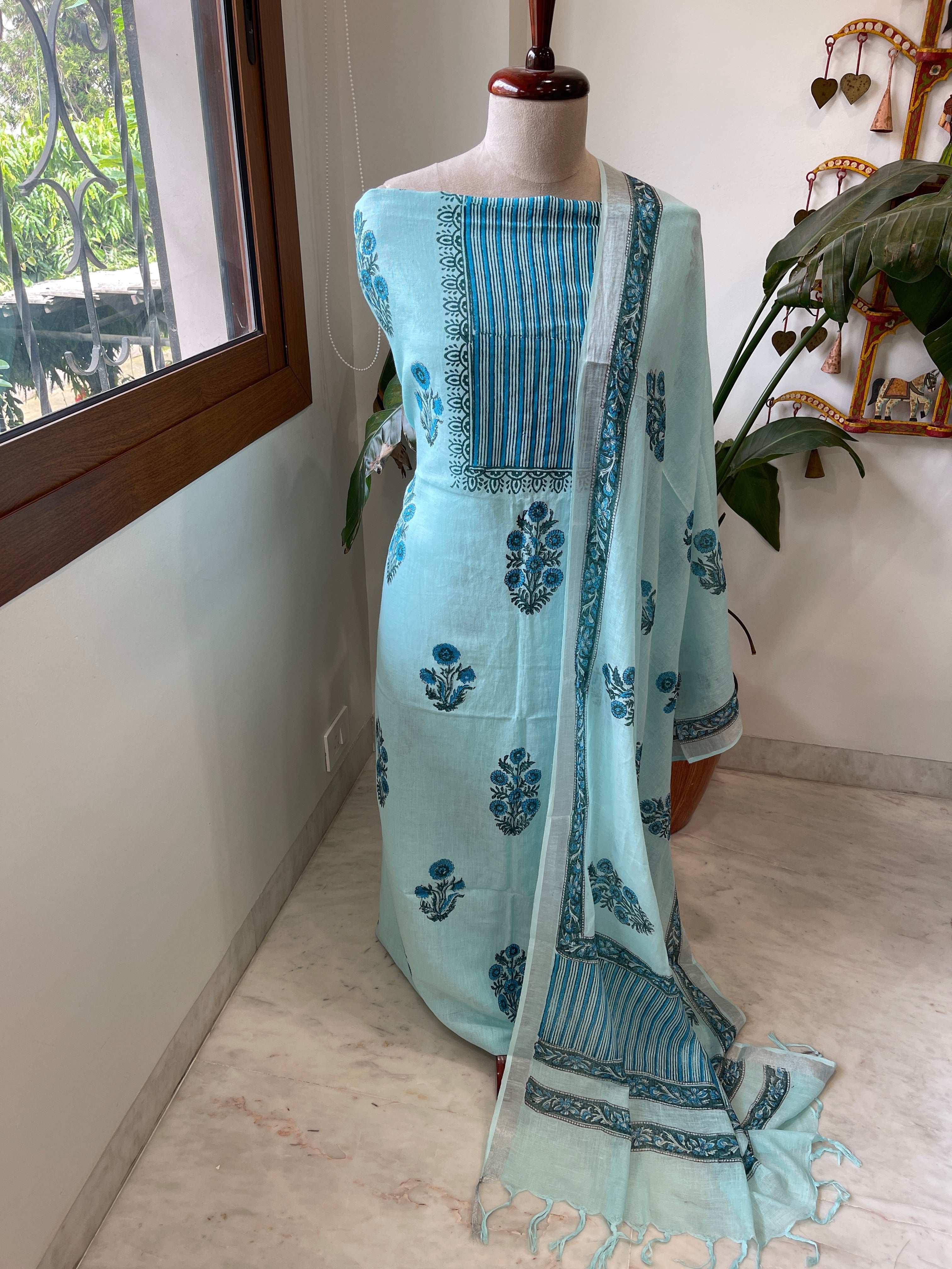 Blue Handblock Printed Suit Set in Pure Linen - Masakalee