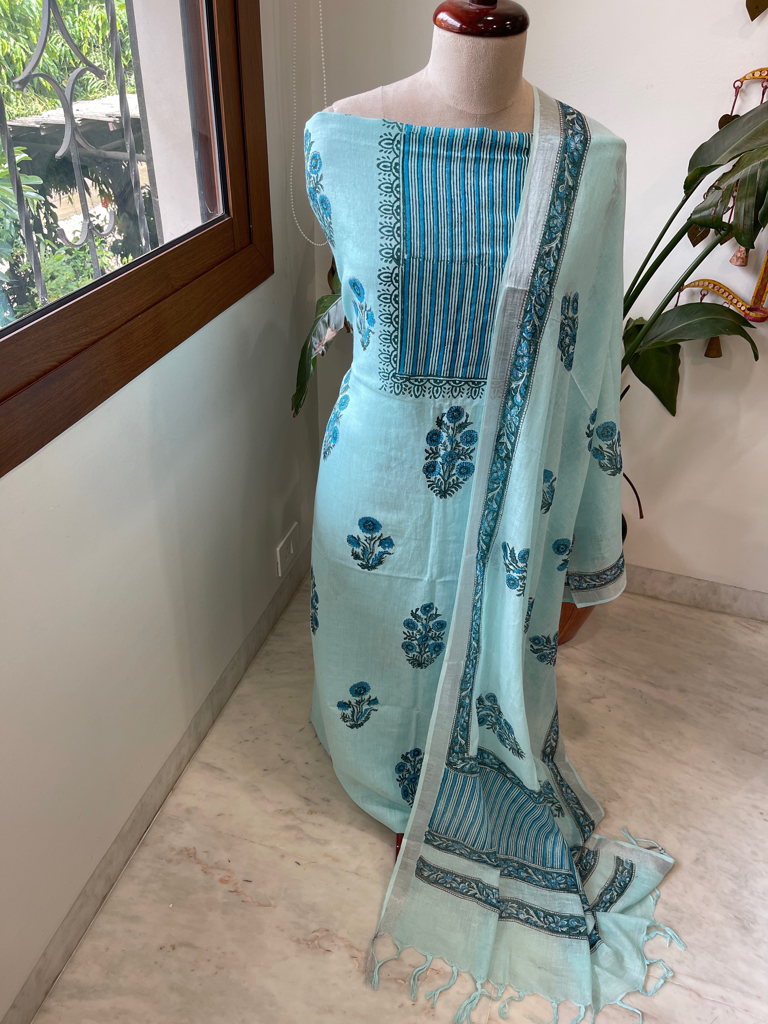Blue Handblock Printed Suit Set in Pure Linen - Masakalee