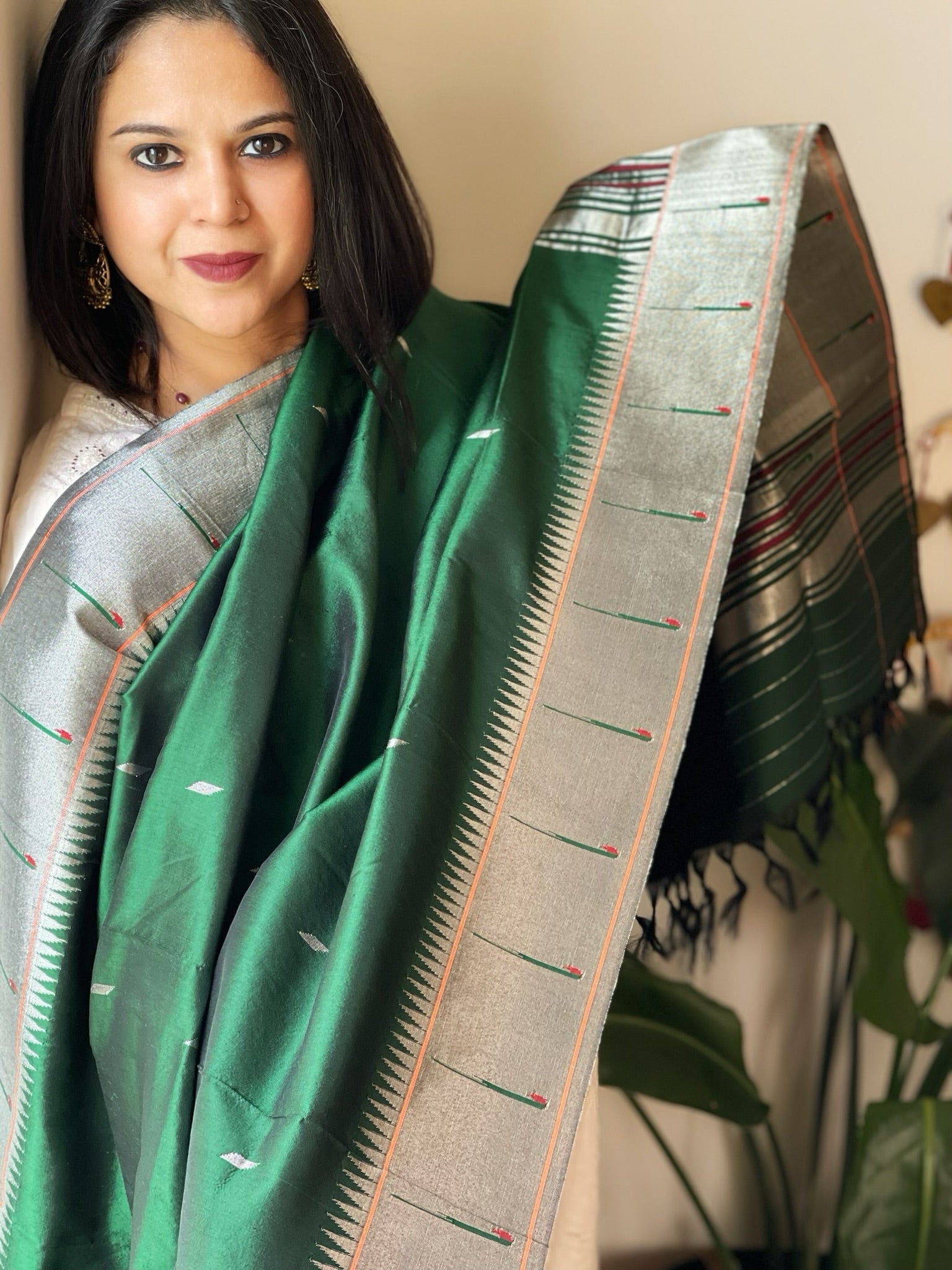 Bottle Green Handwoven Paithani Dupatta in Pure Silk - Masakalee