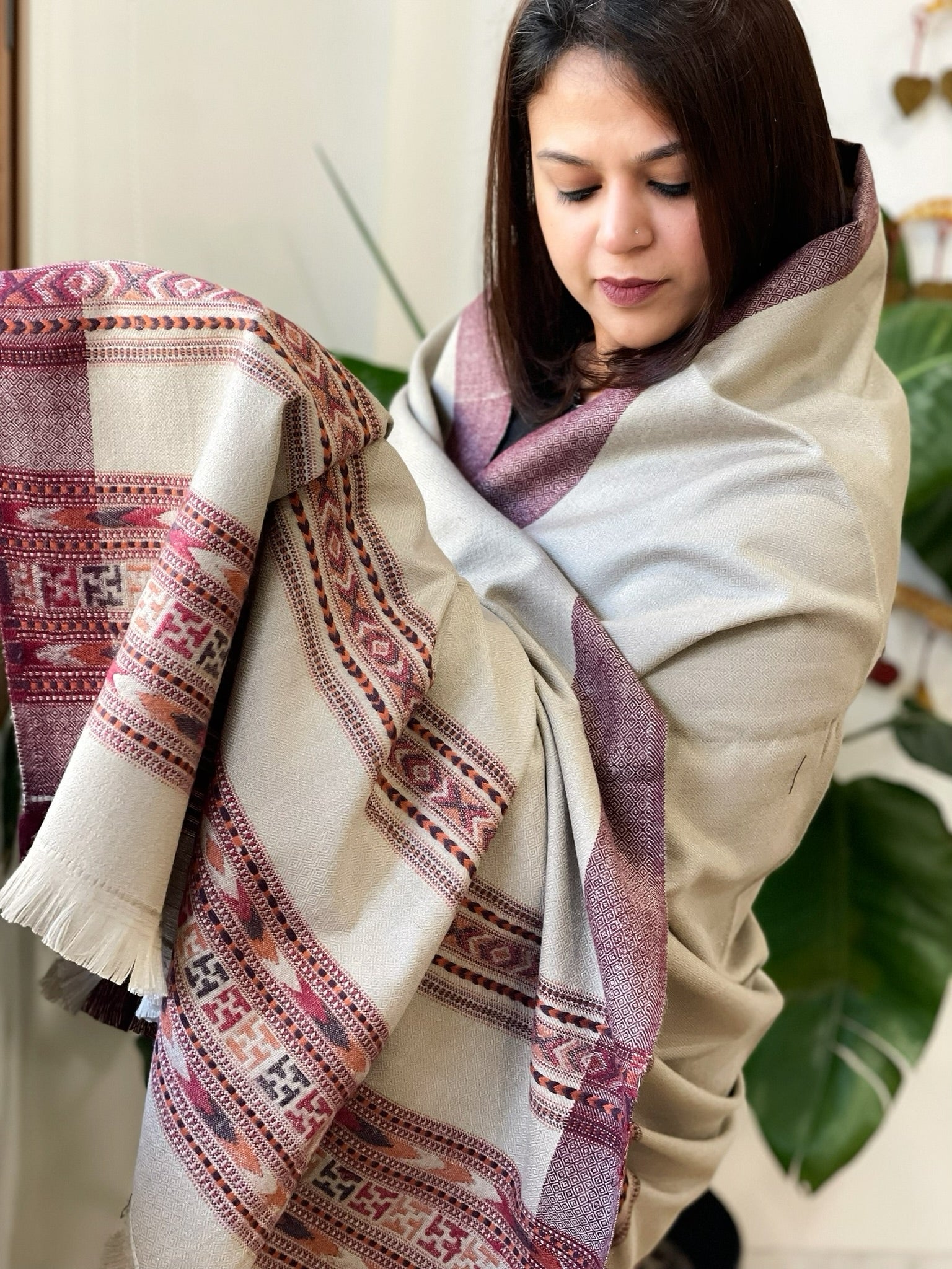 Brownish Grey Woven Kullu Woollen Shawl - Masakalee