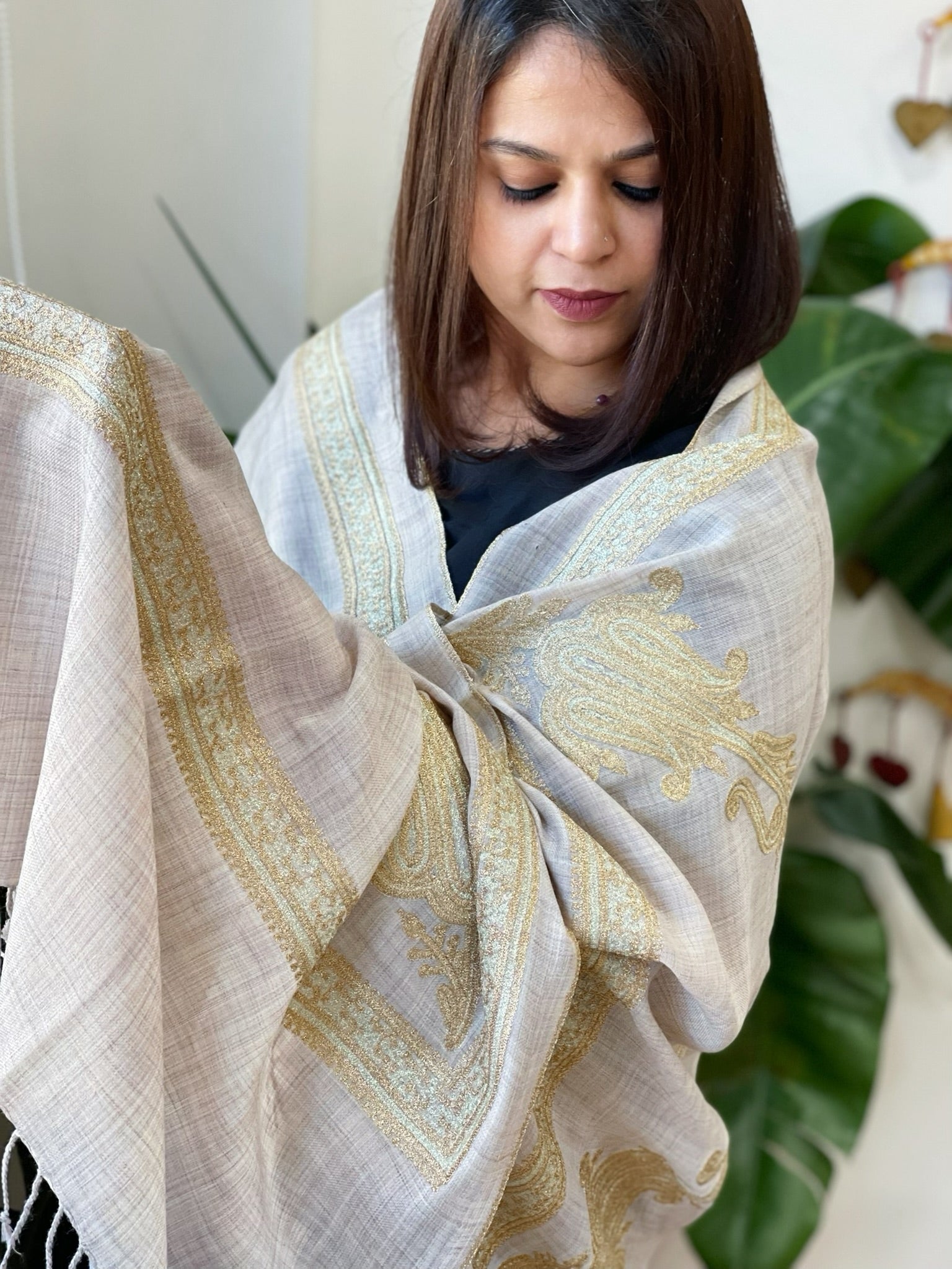 Brownish Grey Woven Pashmina Stole with Aari Embroidery - Masakalee