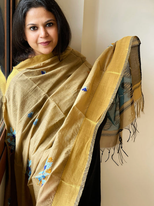 Chanderi Silk Dupatta with Ikat Pallu, Kantha Stitch and Knot Handwork - Masakalee