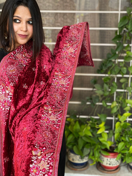 Cherry Red Velvet Dupatta with Thread Embroidery - Masakalee