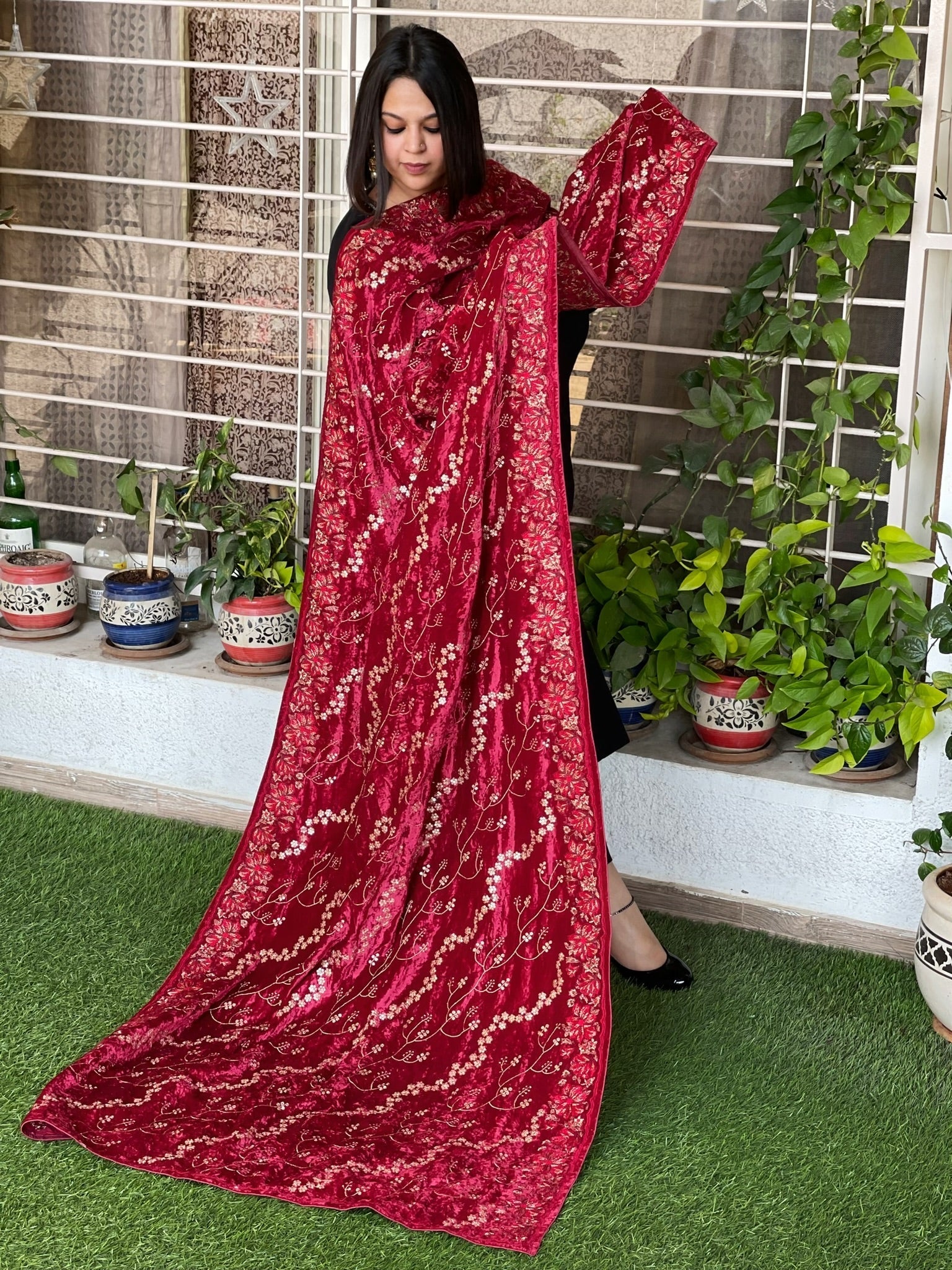 Cherry Red Velvet Dupatta with Thread Embroidery - Masakalee