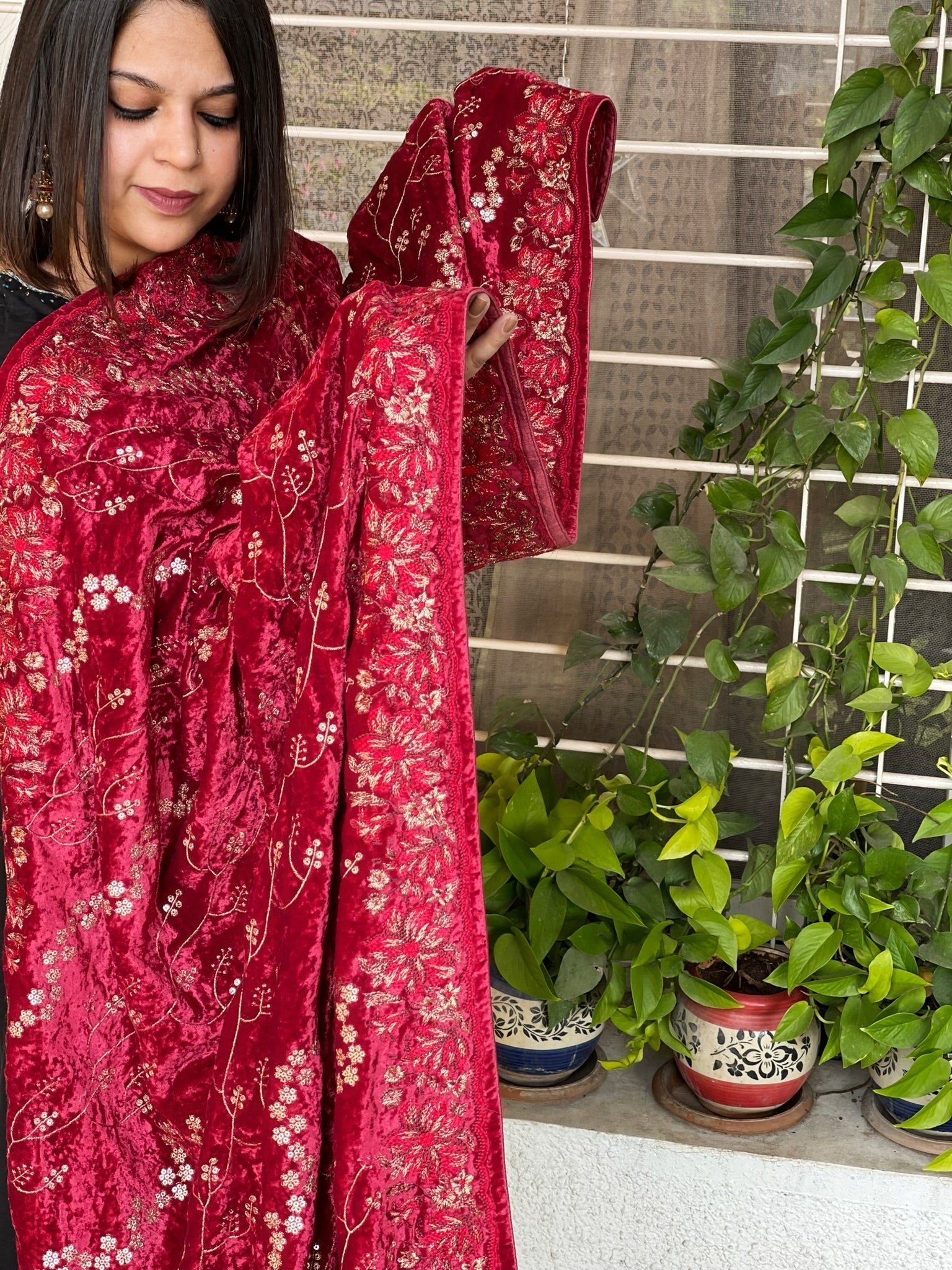 Cherry Red Velvet Dupatta with Thread Embroidery - Masakalee