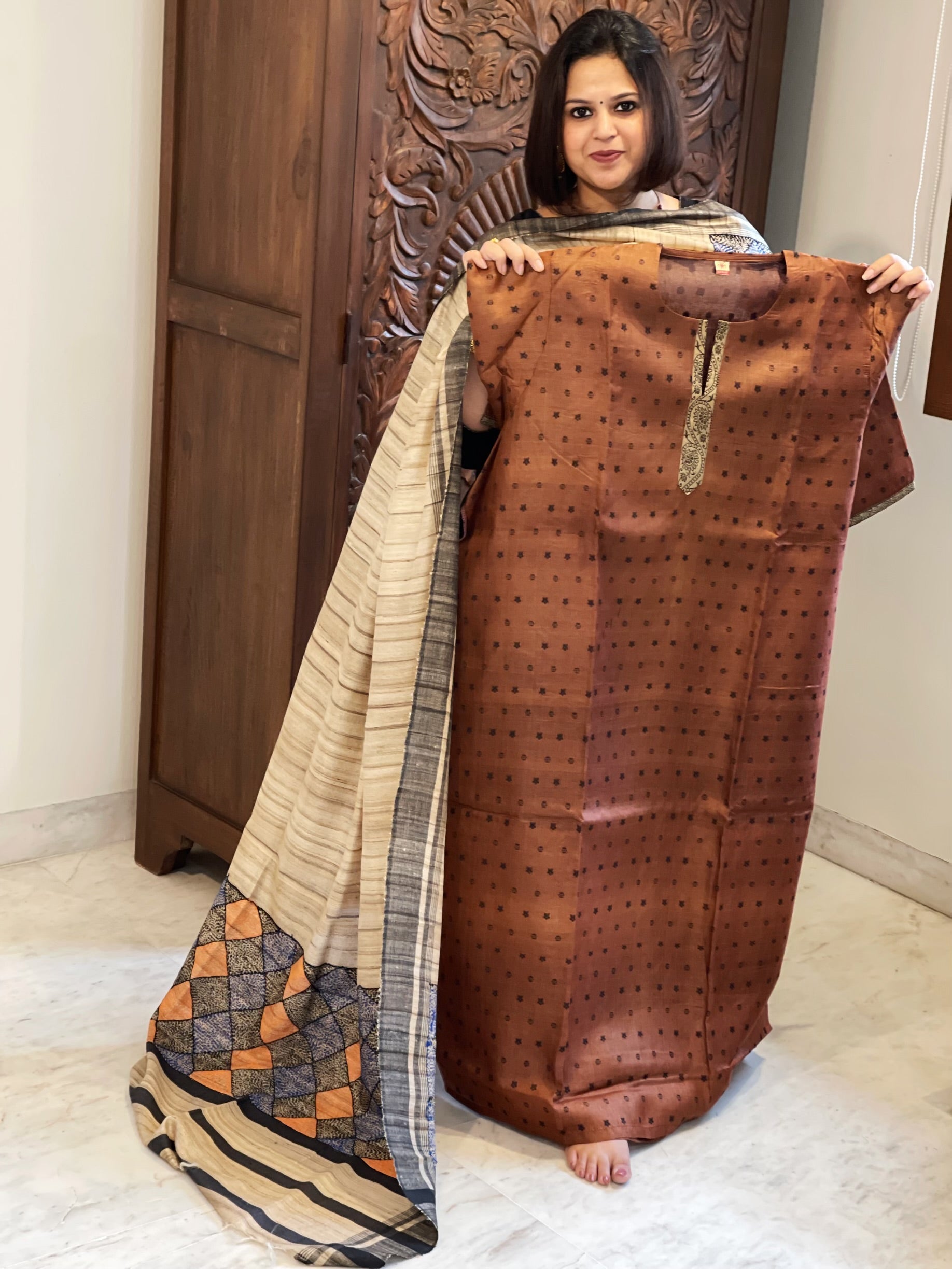 Chocolate Brown Dupatta Set (Kurta+Dupatta) with Handblock Print in Pure Tussar Silk - Masakalee