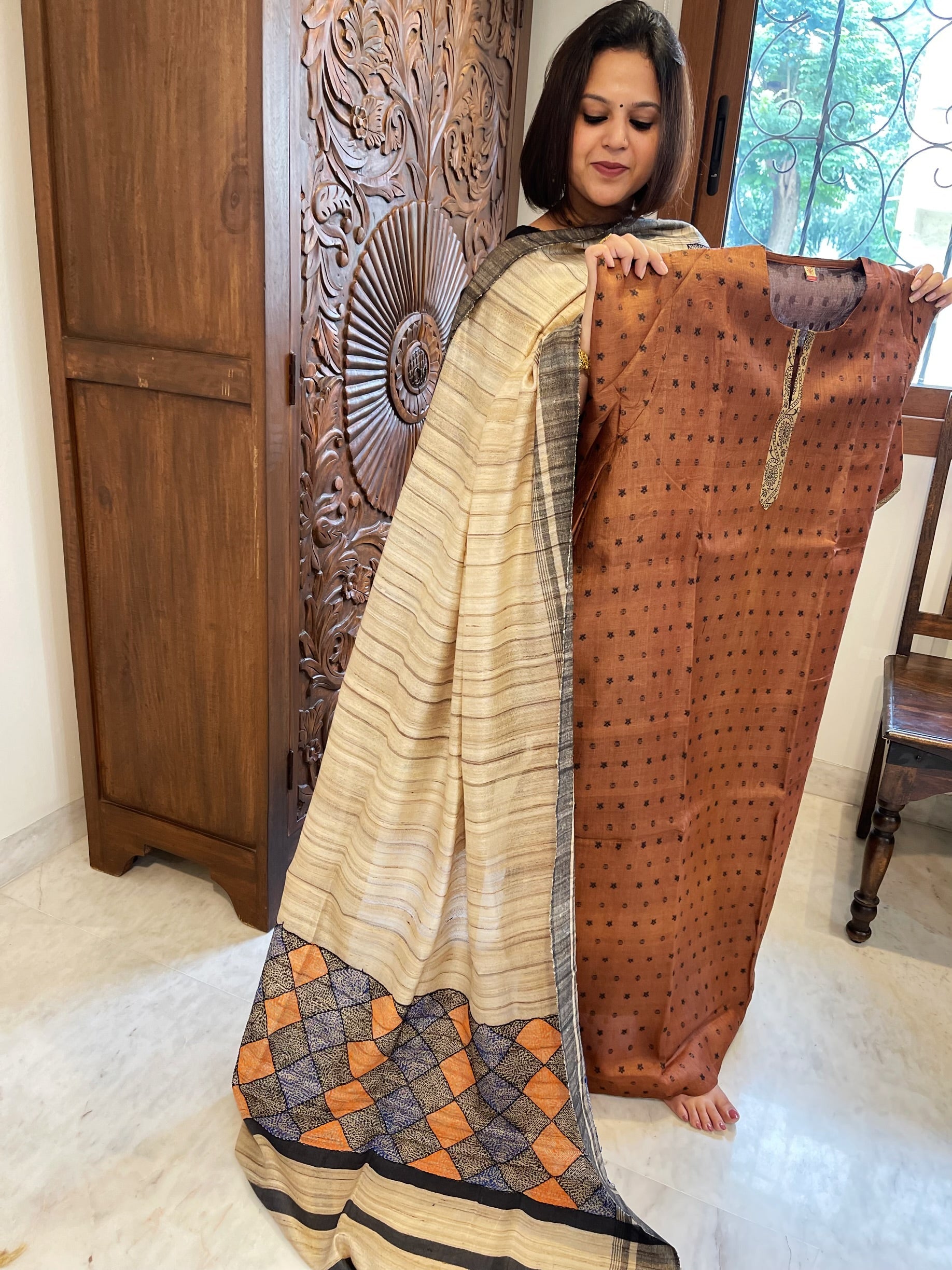 Chocolate Brown Dupatta Set (Kurta+Dupatta) with Handblock Print in Pure Tussar Silk - Masakalee