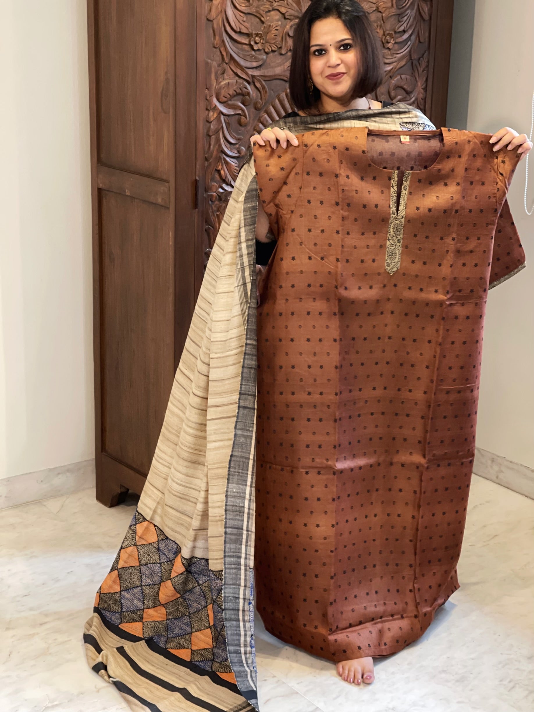 Chocolate Brown Dupatta Set (Kurta+Dupatta) with Handblock Print in Pure Tussar Silk - Masakalee