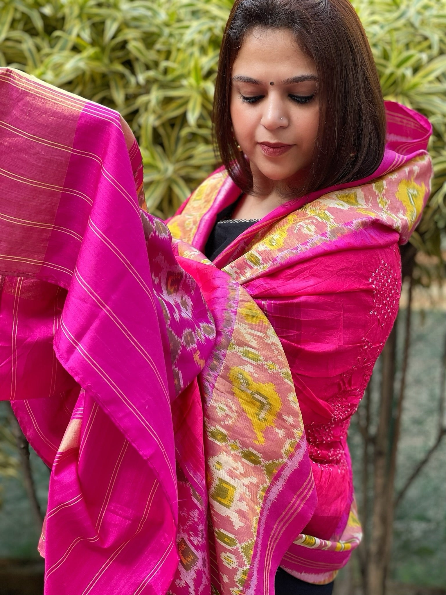 Coral Pink Handwoven Patola with Rai Bandhej Dupatta in Pure Silk - Masakalee