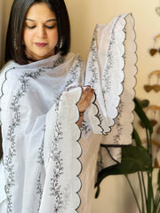 Cotton Dupatta with Thread Embroidery - Masakalee