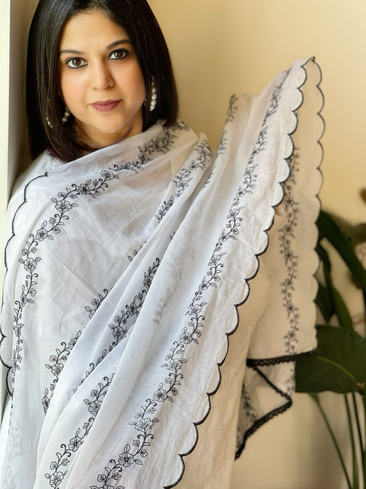 Cotton Dupatta with Thread Embroidery - Masakalee