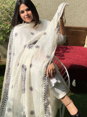 Cotton Dupatta with Thread Embroidery - Masakalee