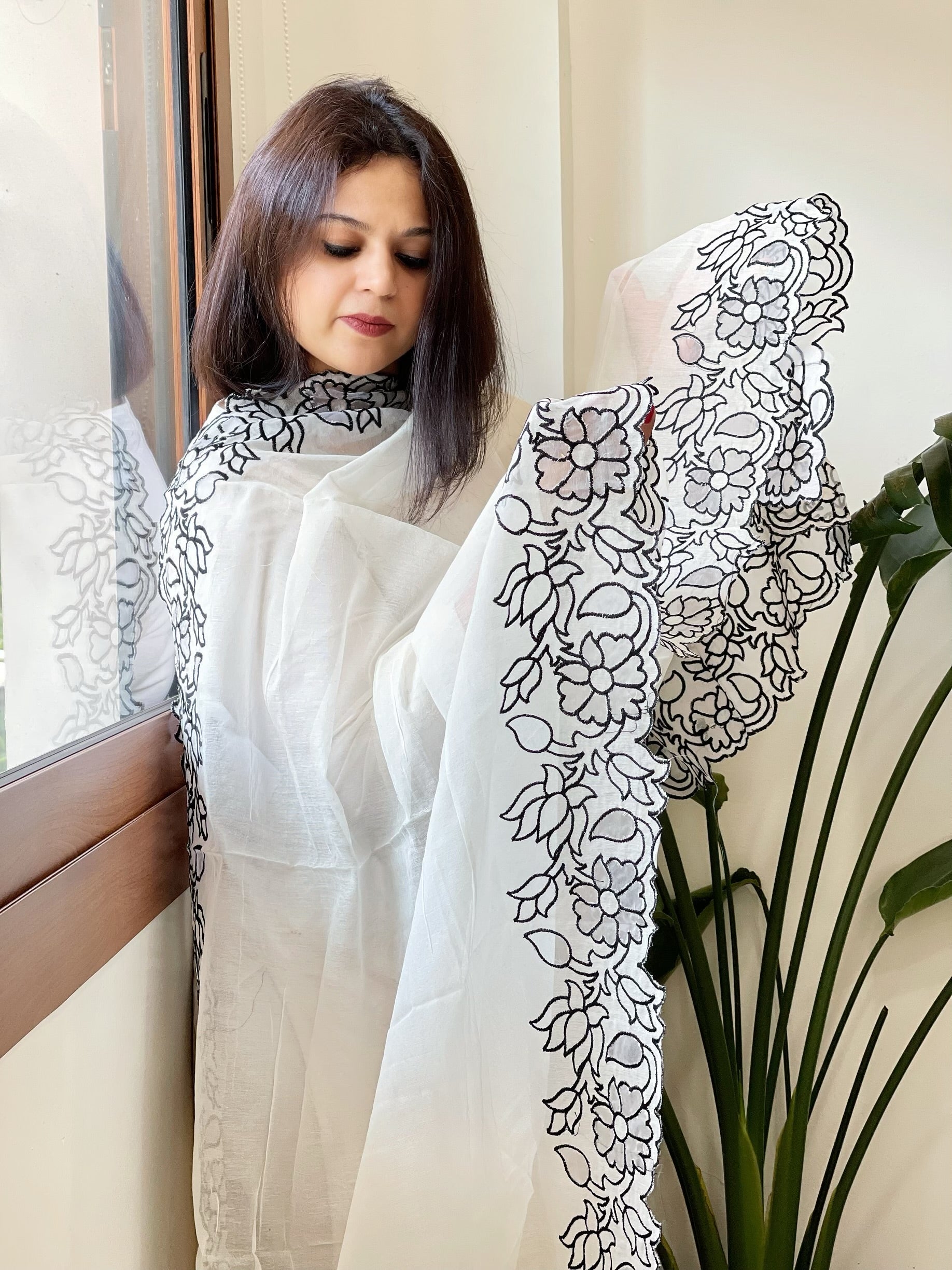Cream Chanderi Cut Work Dupatta with Black Embroidery - Masakalee