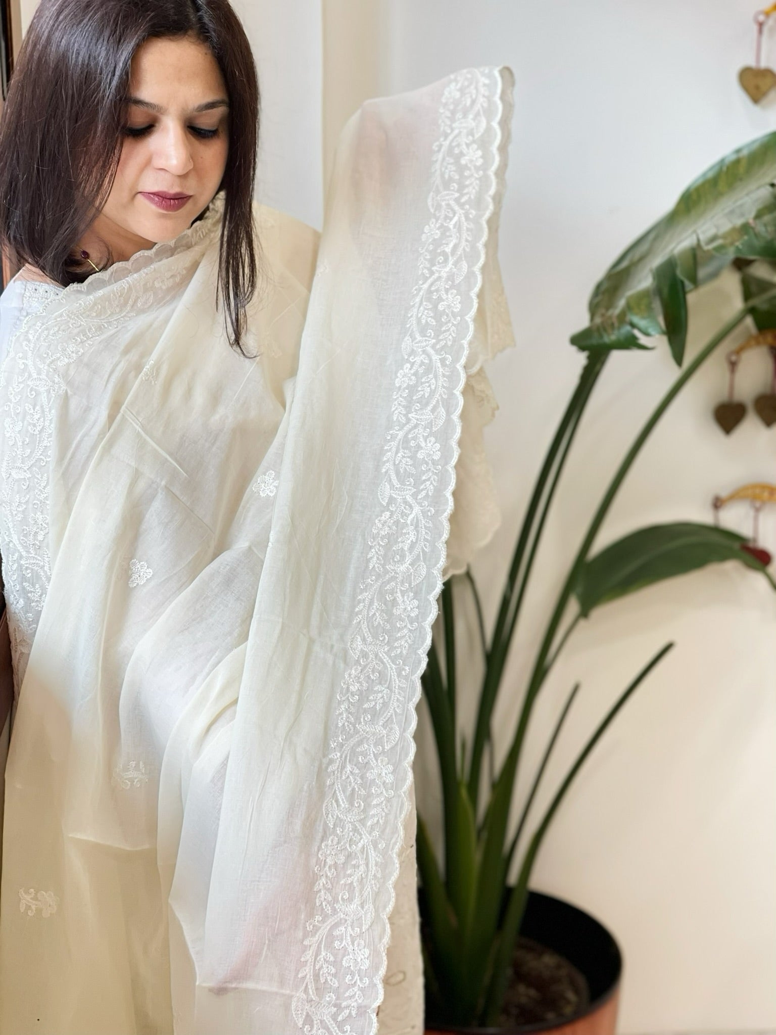 Cream Chanderi Dupatta with Thread Embroidery - Masakalee