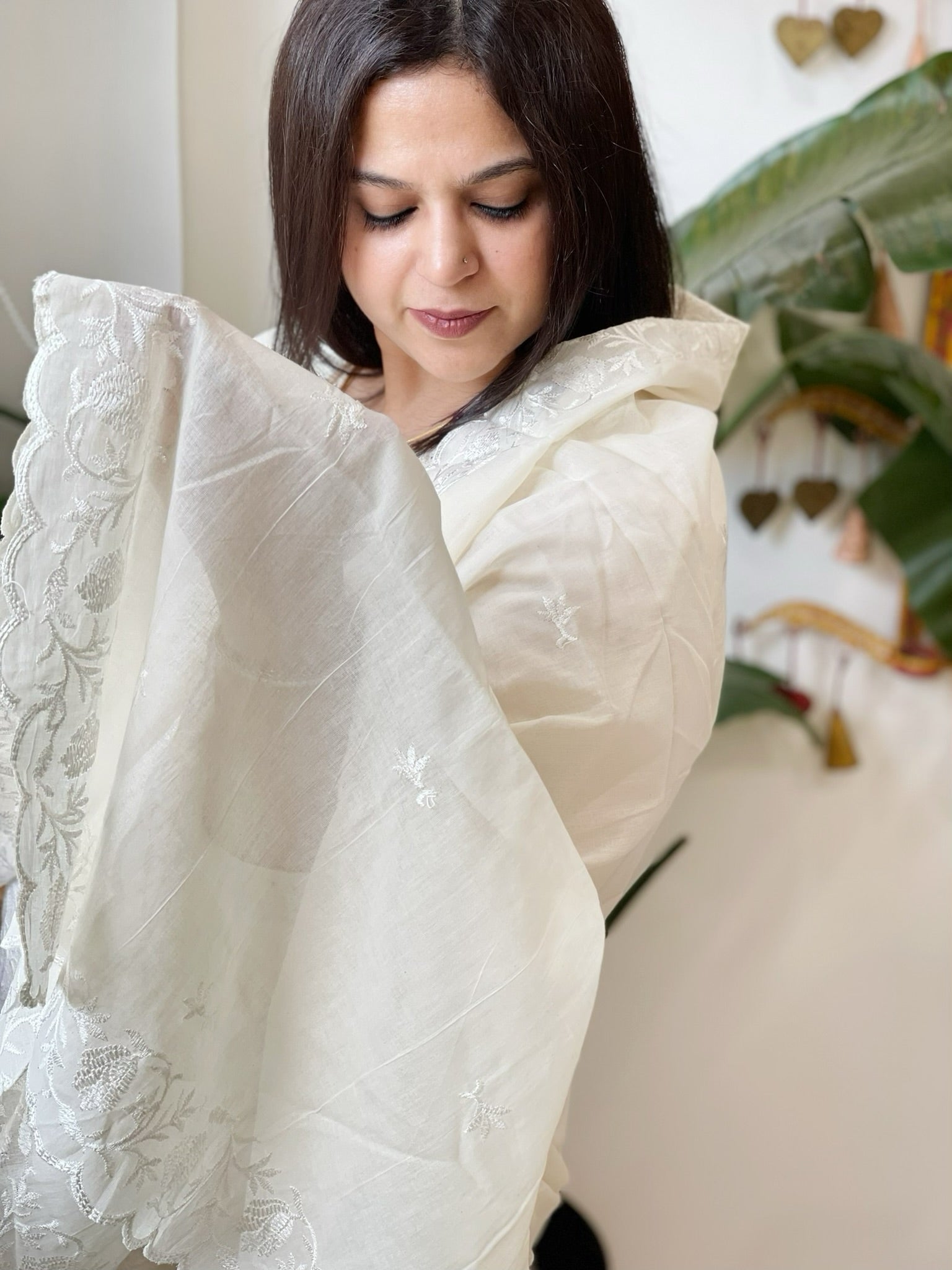 Cream Chanderi Dupatta with Thread Embroidery - Masakalee