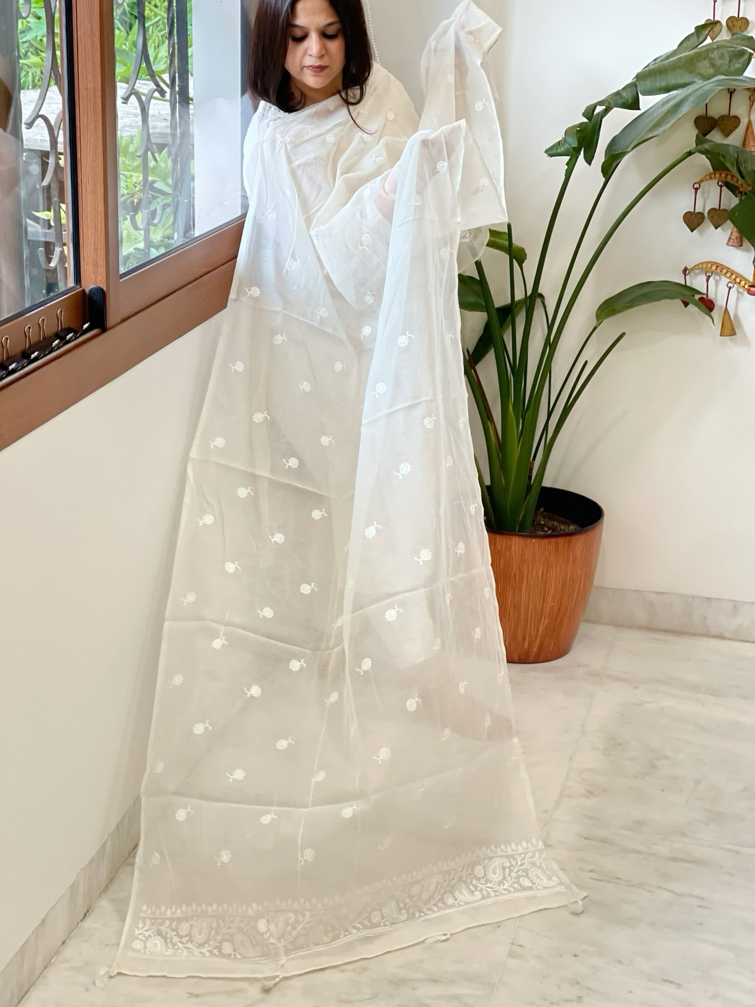 Cream Chanderi Dupatta with Thread Embroidery - Masakalee