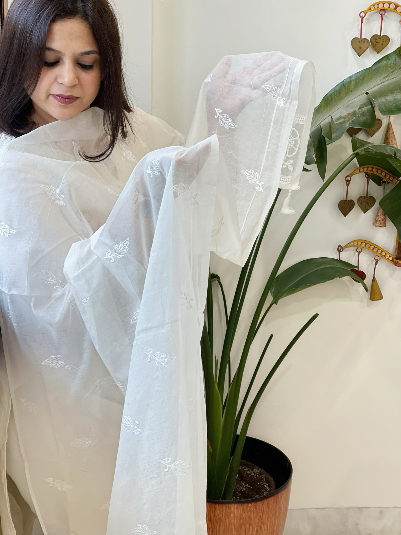 Cream Chanderi Dupatta with Thread Embroidery - Masakalee