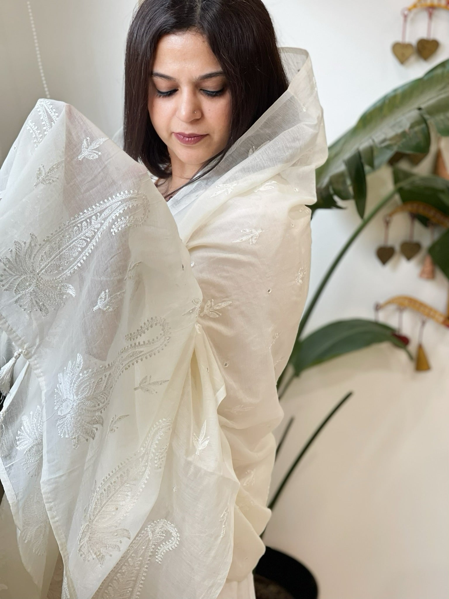 Cream Chanderi Dupatta with Thread Embroidery - Masakalee