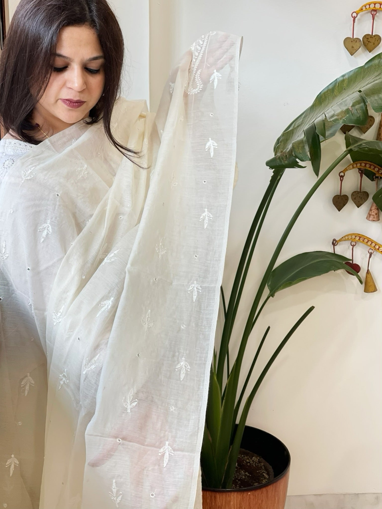 Cream Chanderi Dupatta with Thread Embroidery - Masakalee