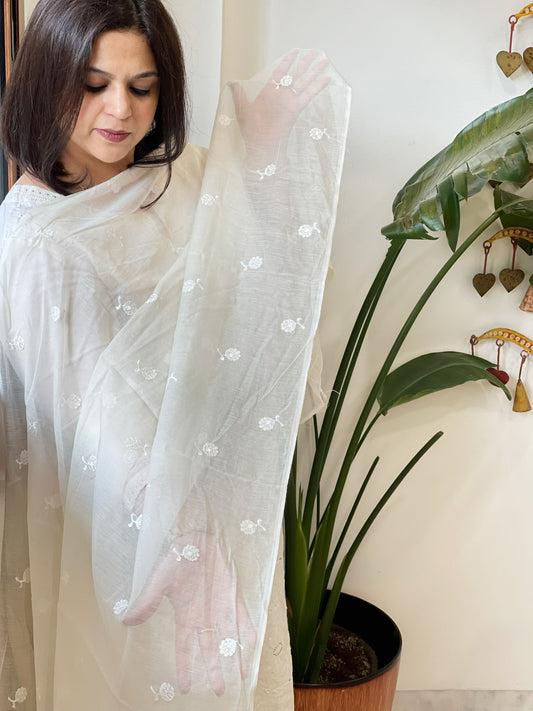 Cream Chanderi Dupatta with Thread Embroidery - Masakalee
