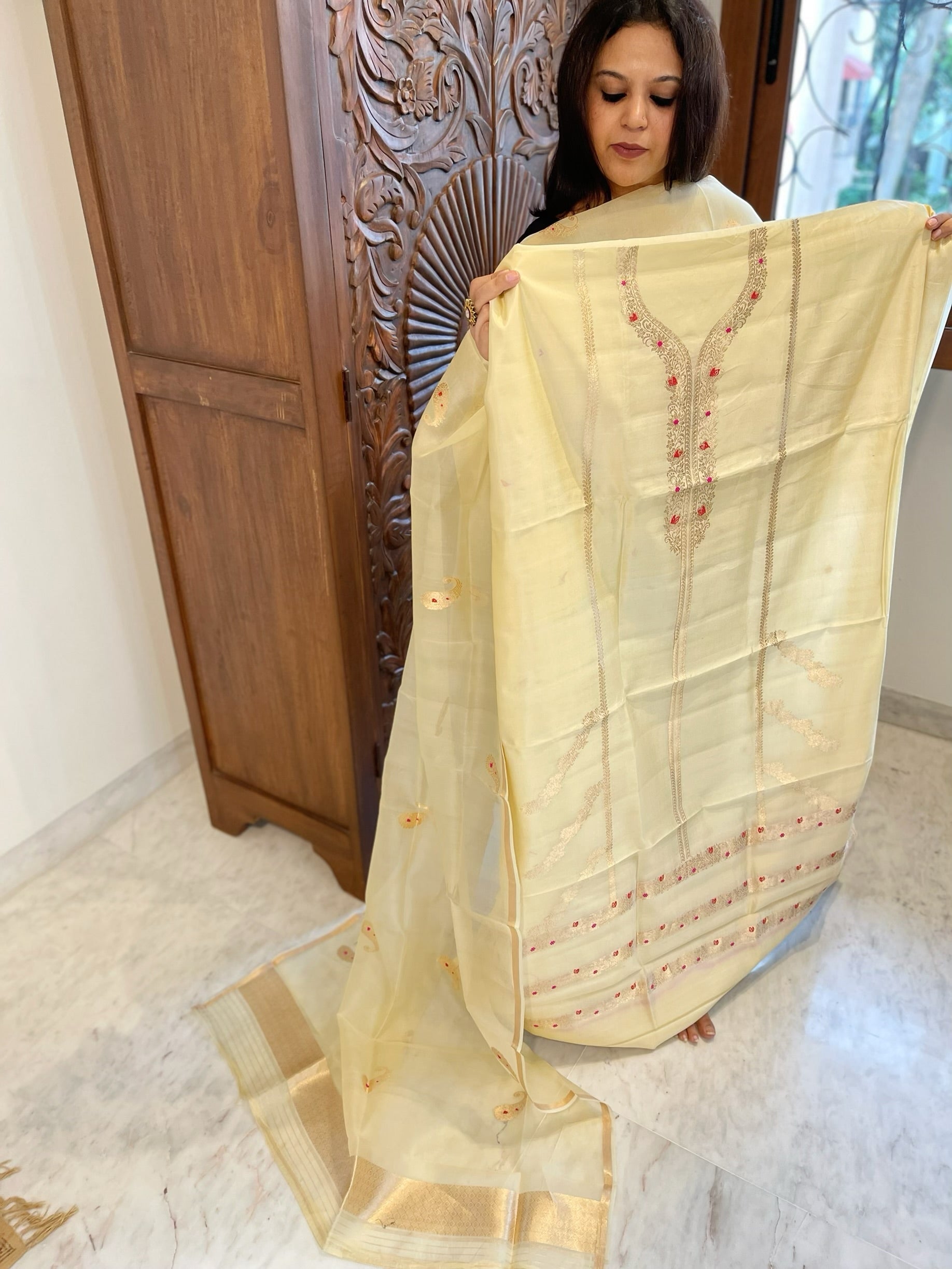 Cream Designer Banarasi Suit Set in Pure Silk - Masakalee