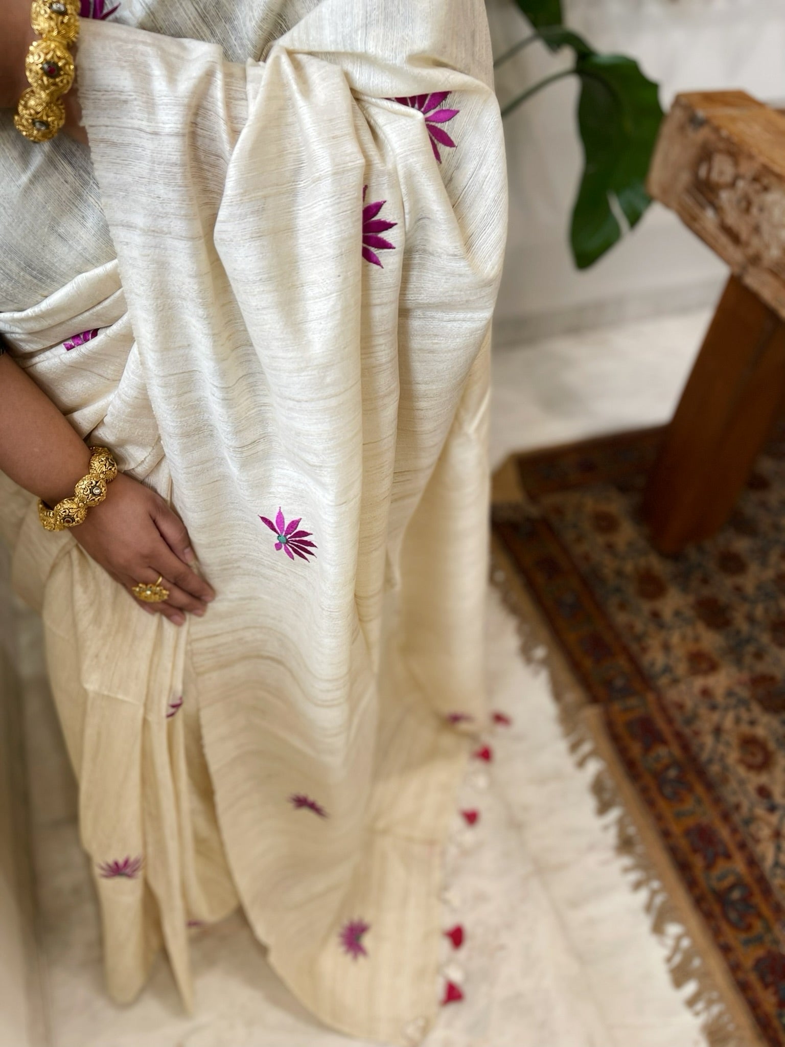 Cream Embroidered Saree in Pure Tussar - Geecha Silk - Masakalee
