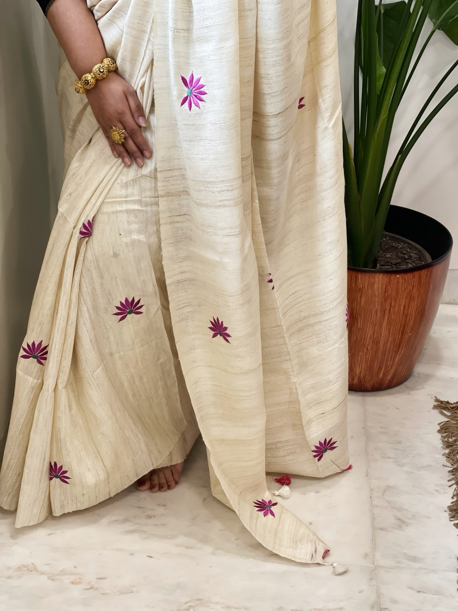 Cream Embroidered Saree in Pure Tussar - Geecha Silk - Masakalee